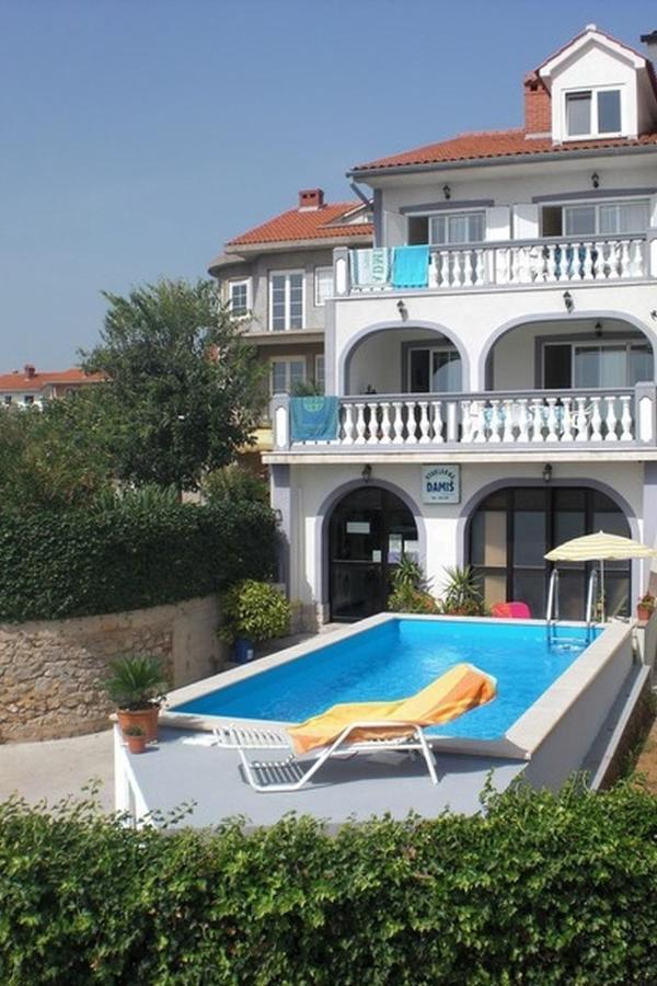 Apartments Villa Angela Krk Town Eksteriør bilde